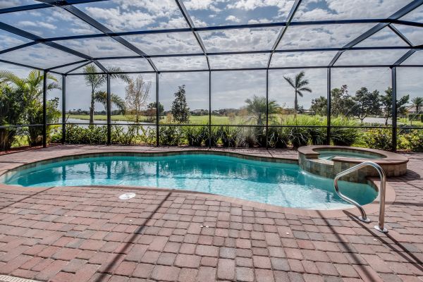 Pool Enclosure Cleaning in Palmetto