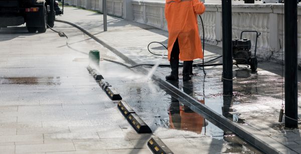 Parking Lot Pressure Washing in Palmetto